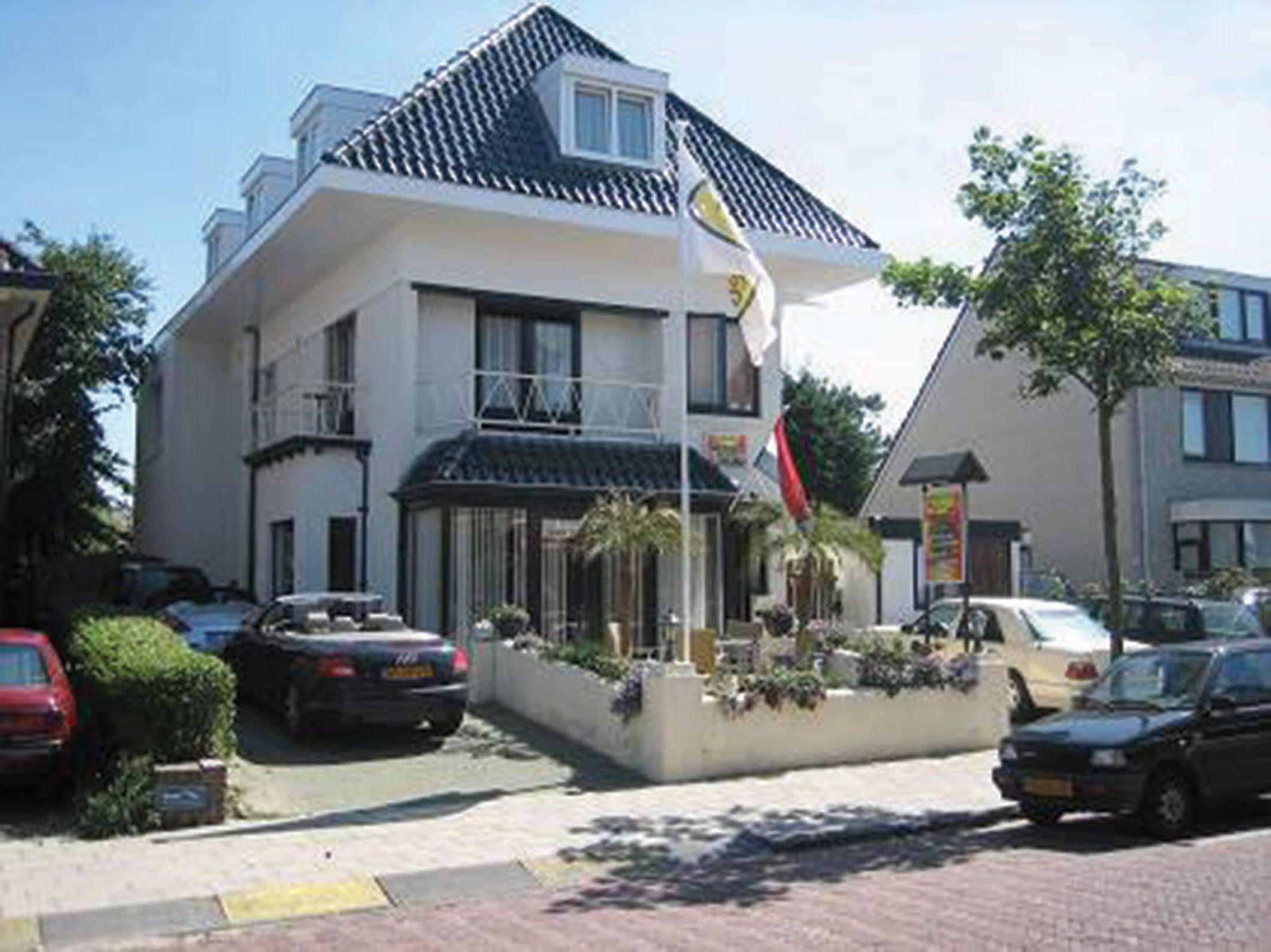 Hotel / Pension Villa Tanahlot Zandvoort Exterior photo